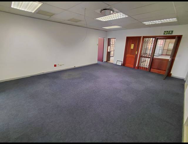 340M² OFFICE TO LET IN BRYANSTON